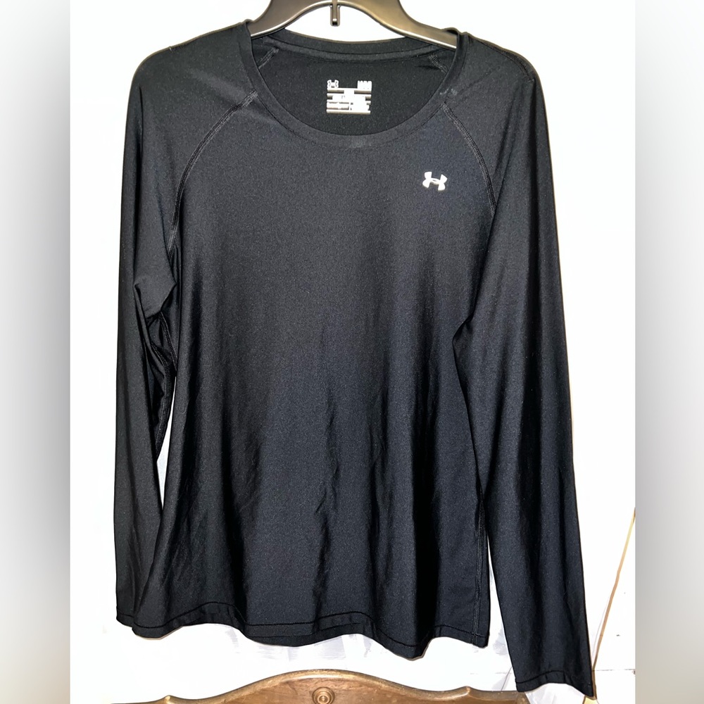 💪🏼Women’s Underarmour Long sleeve Shirt✨